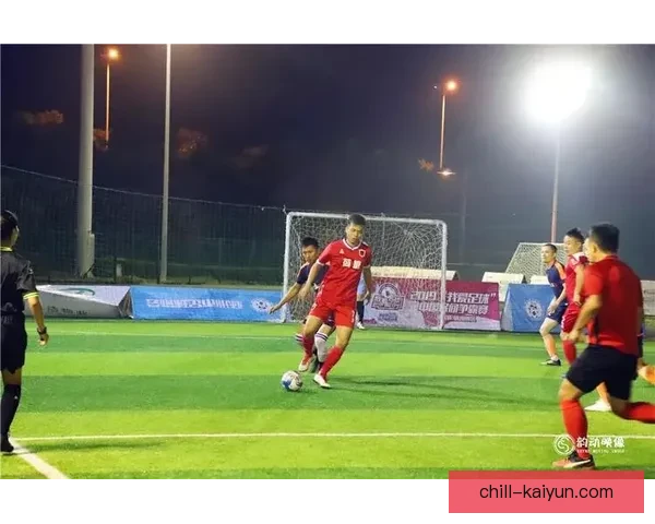 足球盛宴：解析世界顶级球星背后的辉煌与挑战，表现亮眼